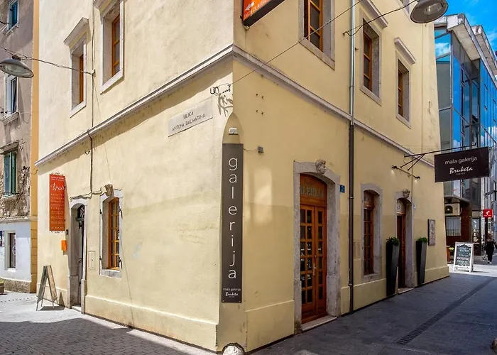 Terra I & Ii In The Old Town Rijeka